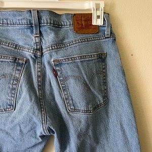 levi 501 light washed jeans